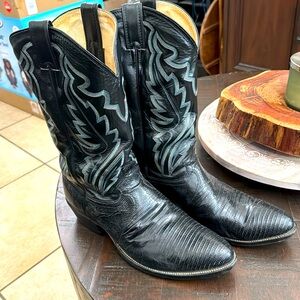 Cowboys Boots by Justin Style 8313